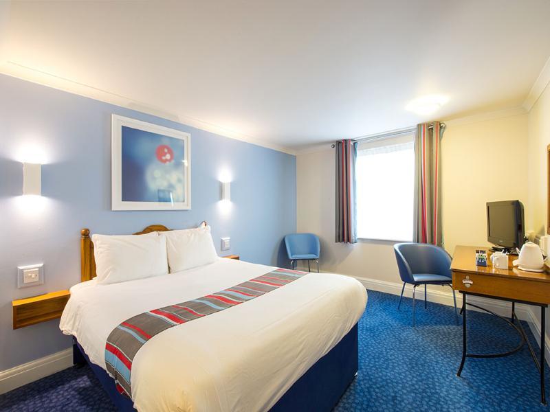 Travelodge Cardiff Airport Barry Exterior foto
