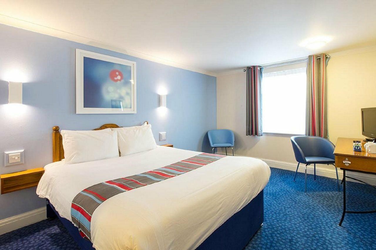 Travelodge Cardiff Airport Barry Exterior foto